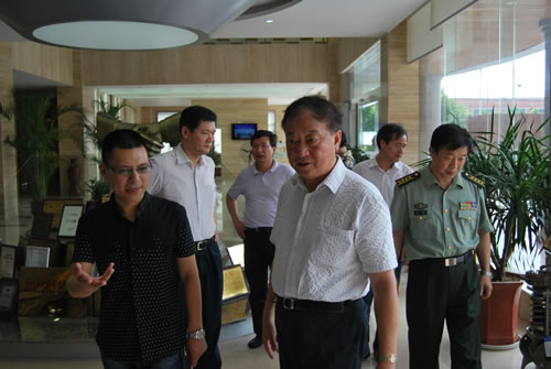 �ζ��^(q��)ί����ӛ��һ���ڜ��������L������ͬ���^�����a(ch��n)Ʒչʾ�d