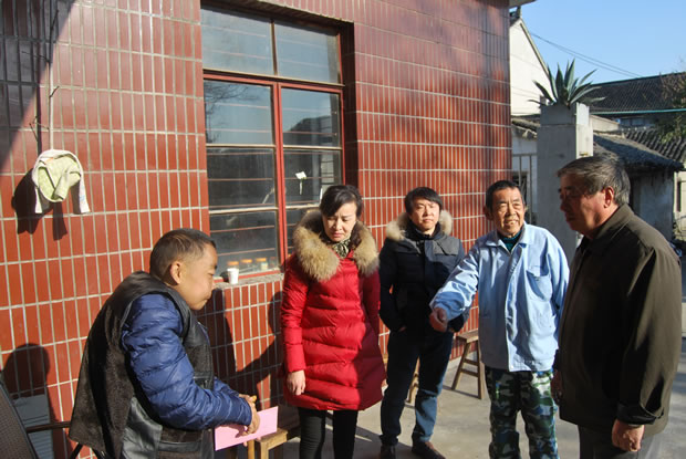 �����y�T�Y��ο���򶾰Y���˸�־�����D2��