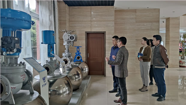 �Aͤ���L��С�dһ���W�R��˾���L�{�У��D1��