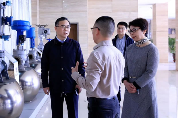 �ζ��^(q��)ί��ί���M�������LҦ�l(w��i)�A�W�R�Ϻ������y�T�S�����F�����޹�˾�_չ���L�{(di��o)�й������D1��