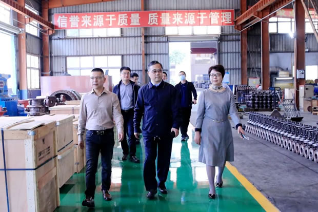 �ζ��^(q��)ί��ί���M�������LҦ�l(w��i)�A�W�R�Ϻ������y�T�S�����F�����޹�˾�_չ���L�{(di��o)�й������D2��