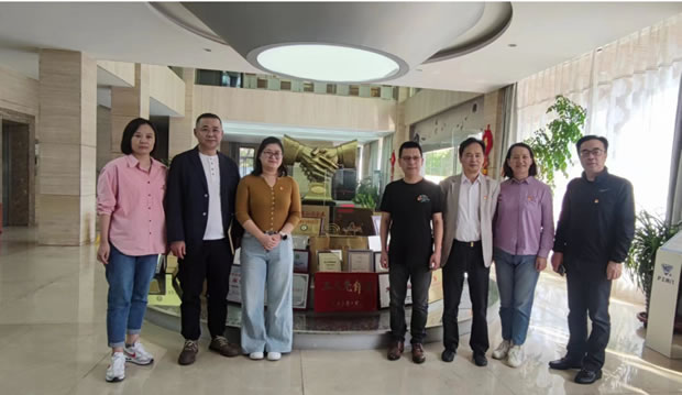 �Ϻ������y�T�S�h֧���c�Ϻ��мζ��^(q��)���վֵ����������h֧�������f(xi��)�h���𣨈D4��